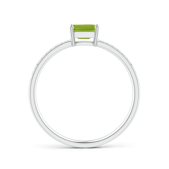 AAA - Peridot / 0.4 CT / 14 KT White Gold