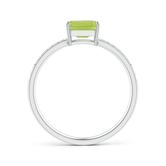 AA - Peridot / 0.68 CT / 14 KT White Gold