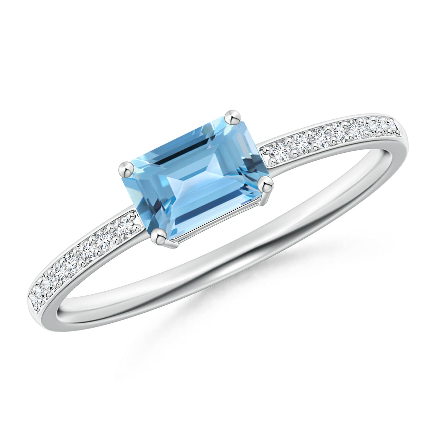 A - Swiss Blue Topaz / 0.73 CT / 14 KT White Gold