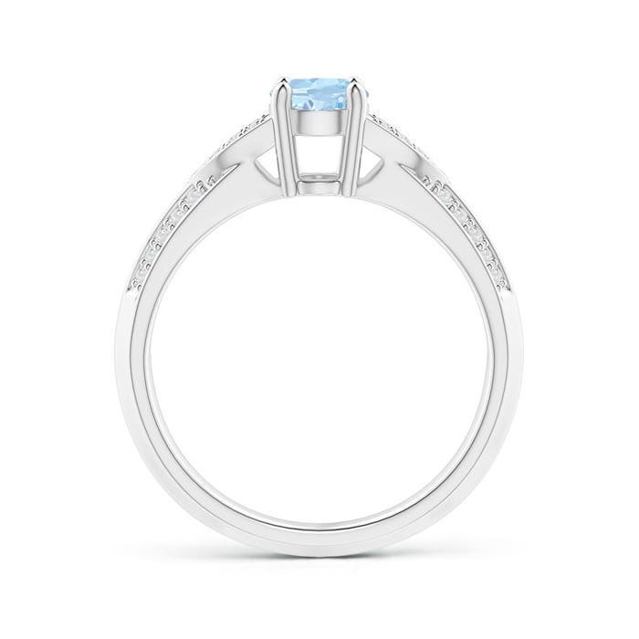 AA - Aquamarine / 0.78 CT / 14 KT White Gold