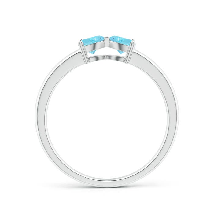 A - Swiss Blue Topaz / 0.58 CT / 14 KT White Gold