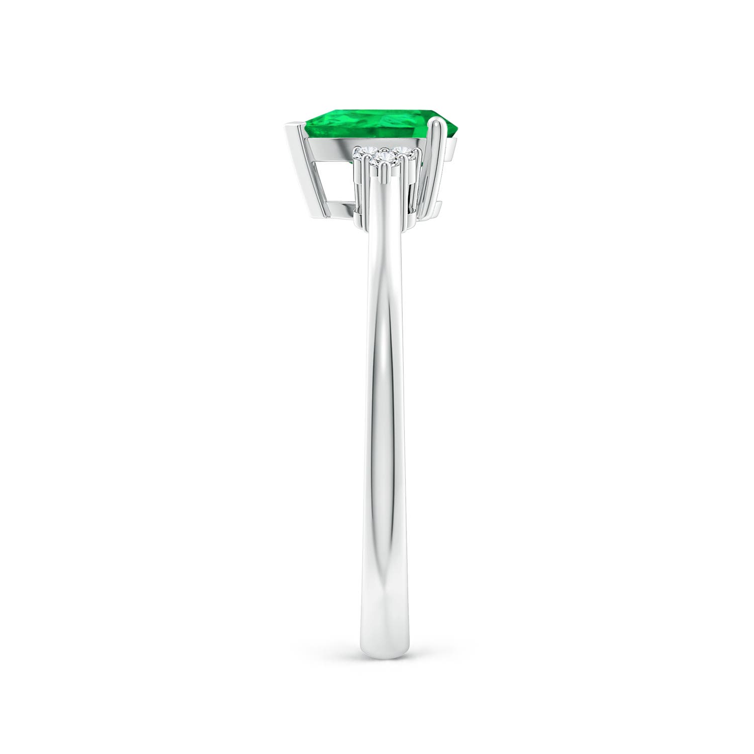 AAA - Emerald / 0.66 CT / 14 KT White Gold