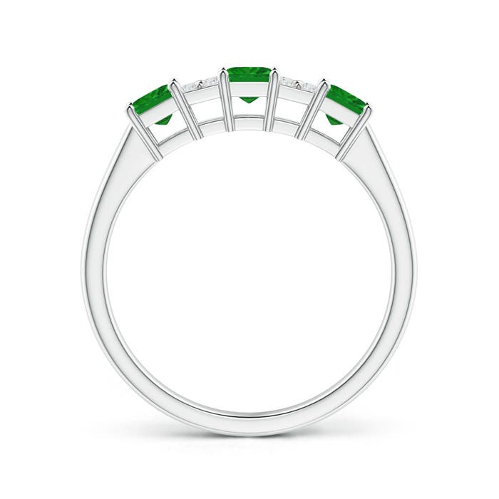 AAA - Emerald / 0.53 CT / 14 KT White Gold