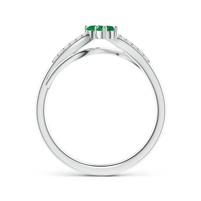 AAA - Emerald / 0.26 CT / 14 KT White Gold