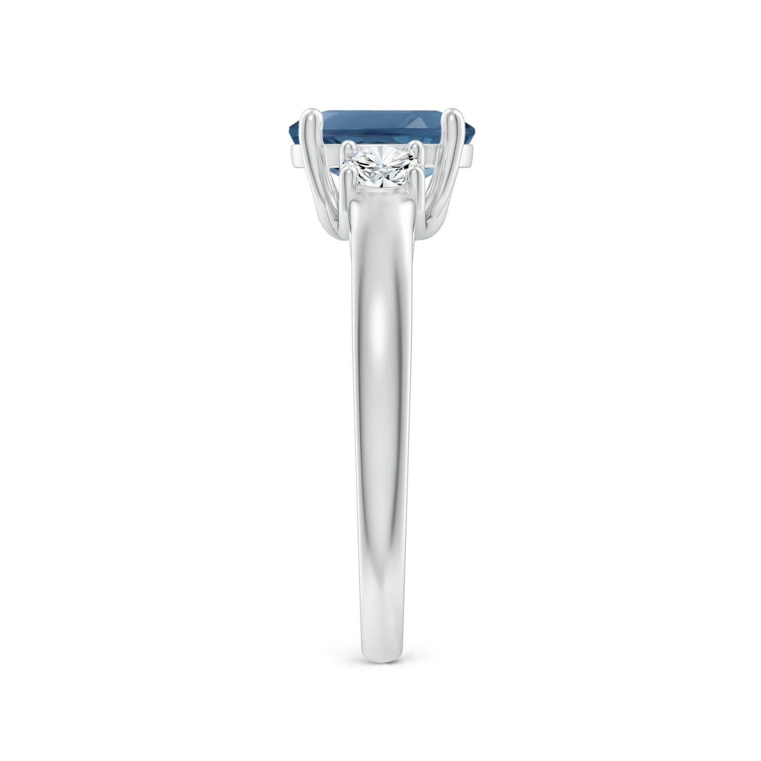 A - London Blue Topaz / 1.82 CT / 14 KT White Gold