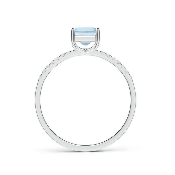 AA - Aquamarine / 0.63 CT / 14 KT White Gold