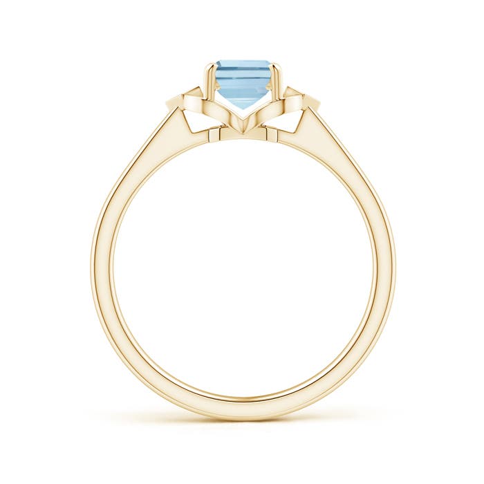 AA - Aquamarine / 0.82 CT / 14 KT Yellow Gold