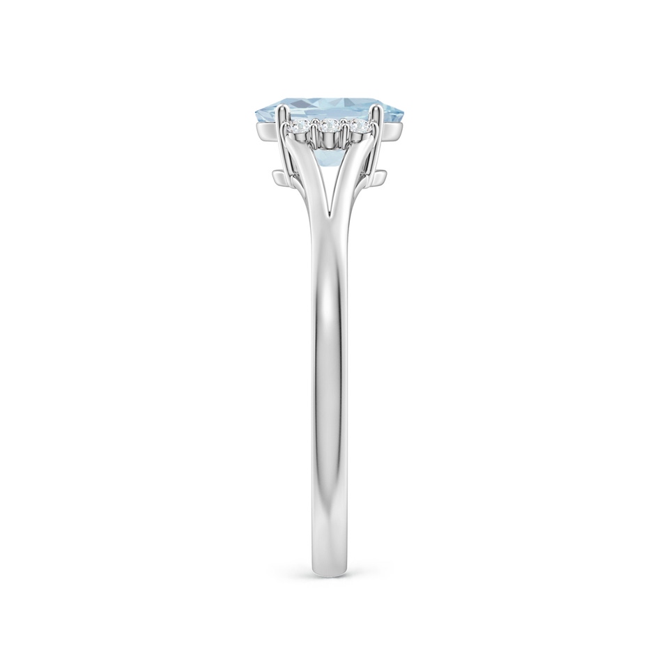 7x5mm A Oval Aquamarine with Round Diamond Collar Solitaire Ring in White Gold side-2