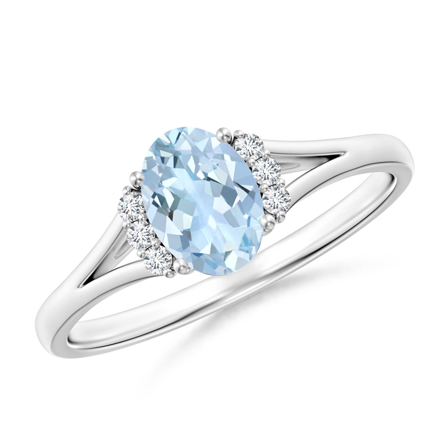 AA - Aquamarine / 0.67 CT / 14 KT White Gold