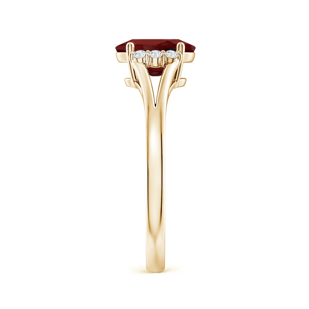 8x6mm AAAA Oval Garnet with Round Diamond Collar Solitaire Ring in Yellow Gold - side 3