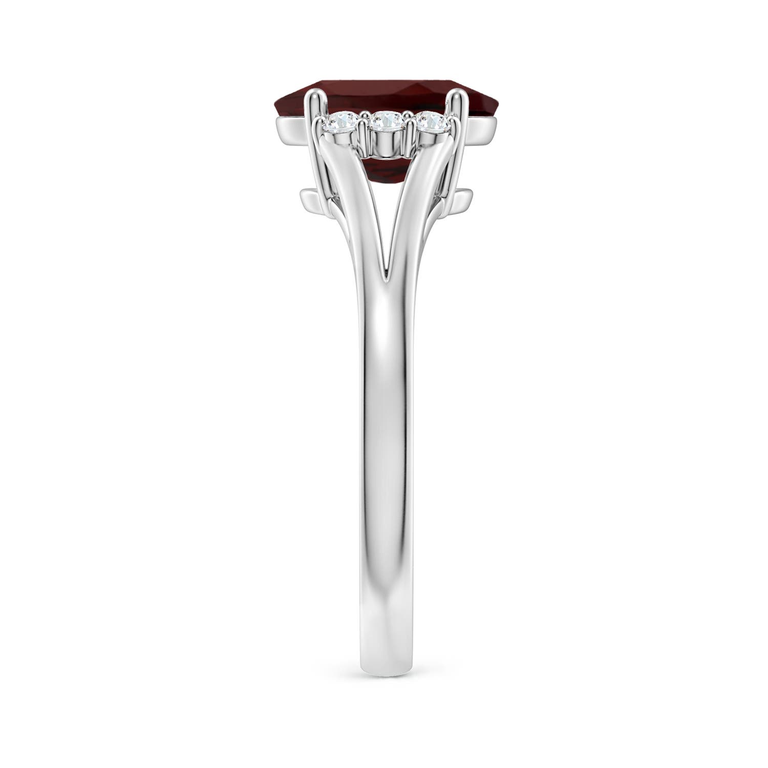 AA - Garnet / 2.11 CT / 14 KT White Gold