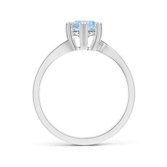 AA - Aquamarine / 0.72 CT / 14 KT White Gold