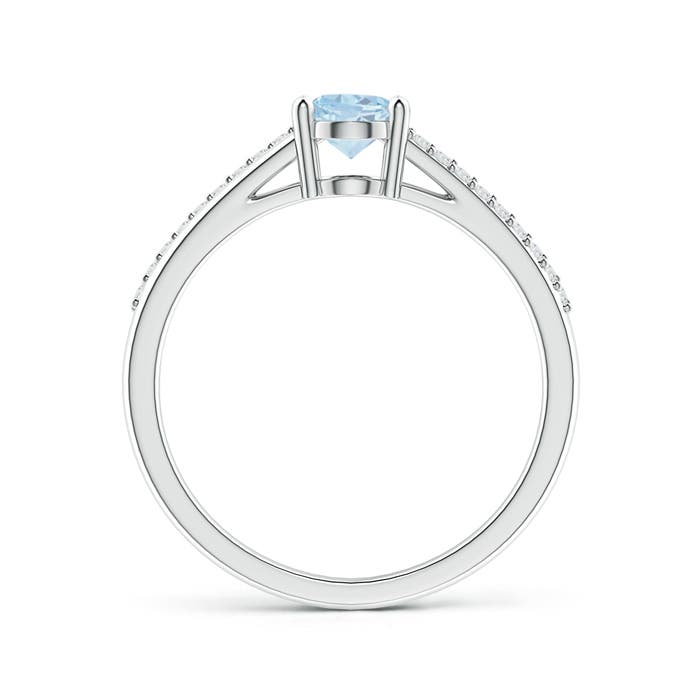 A - Aquamarine / 0.69 CT / 14 KT White Gold