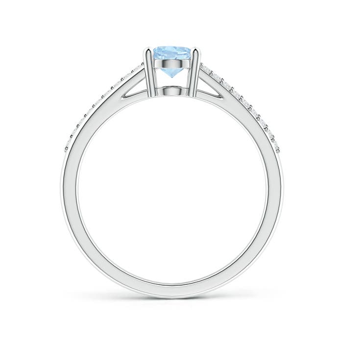 AA - Aquamarine / 0.69 CT / 14 KT White Gold