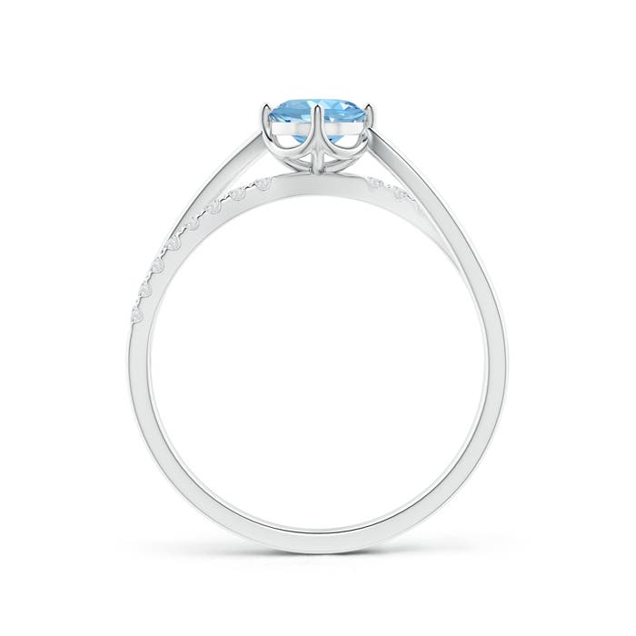 AAAA - Aquamarine / 0.53 CT / 14 KT White Gold