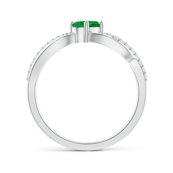 AAA - Emerald / 0.52 CT / 14 KT White Gold