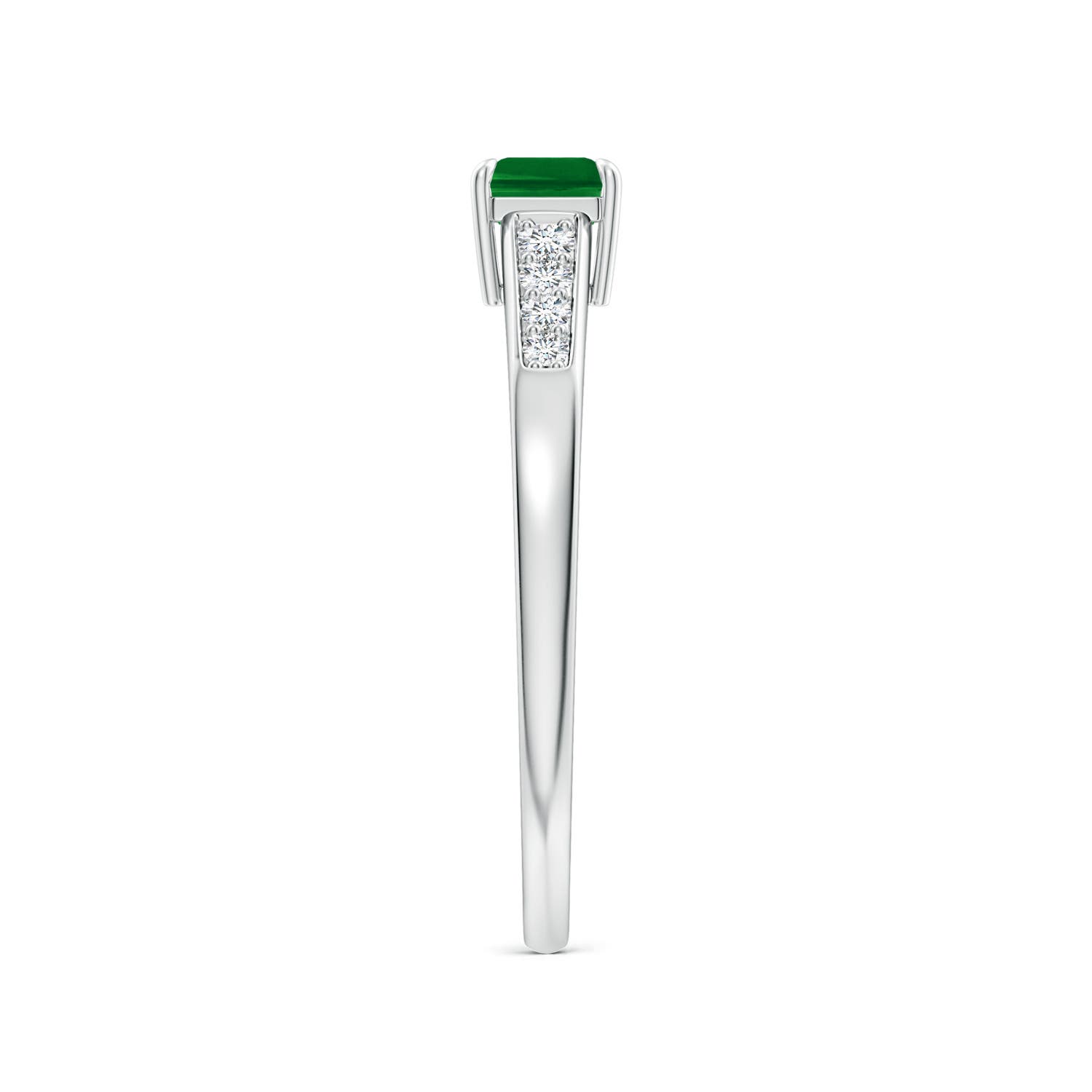 Premium - Lab-Grown Emerald / 0.61 CT / 14 KT White Gold