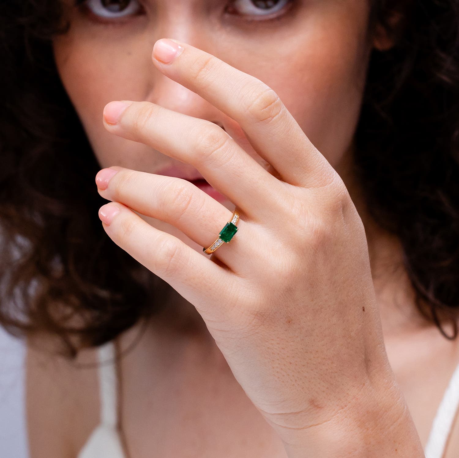 Premium - Lab-Grown Emerald / 0.61 CT / 14 KT Yellow Gold