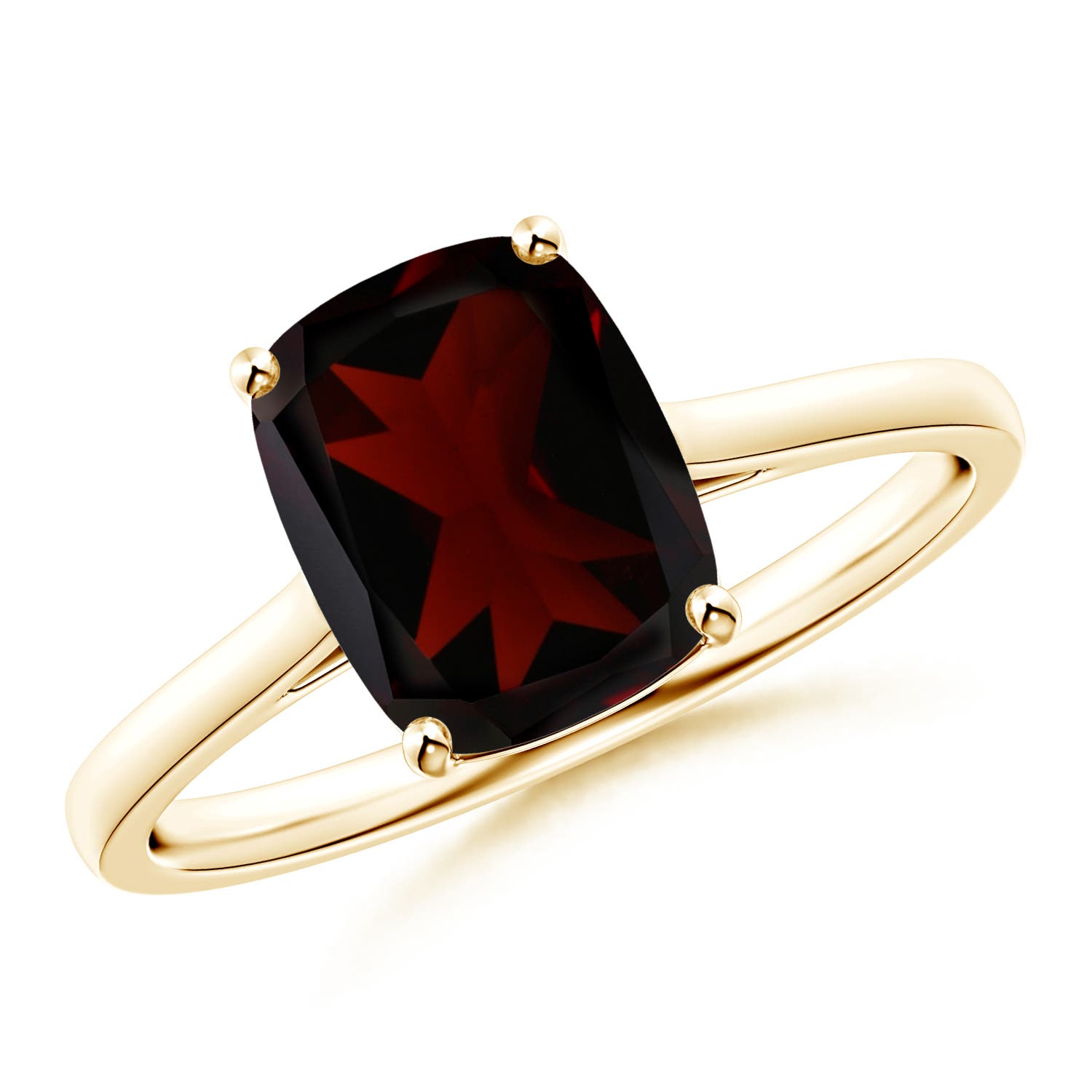 A - Garnet / 2.9 CT / 14 KT Yellow Gold