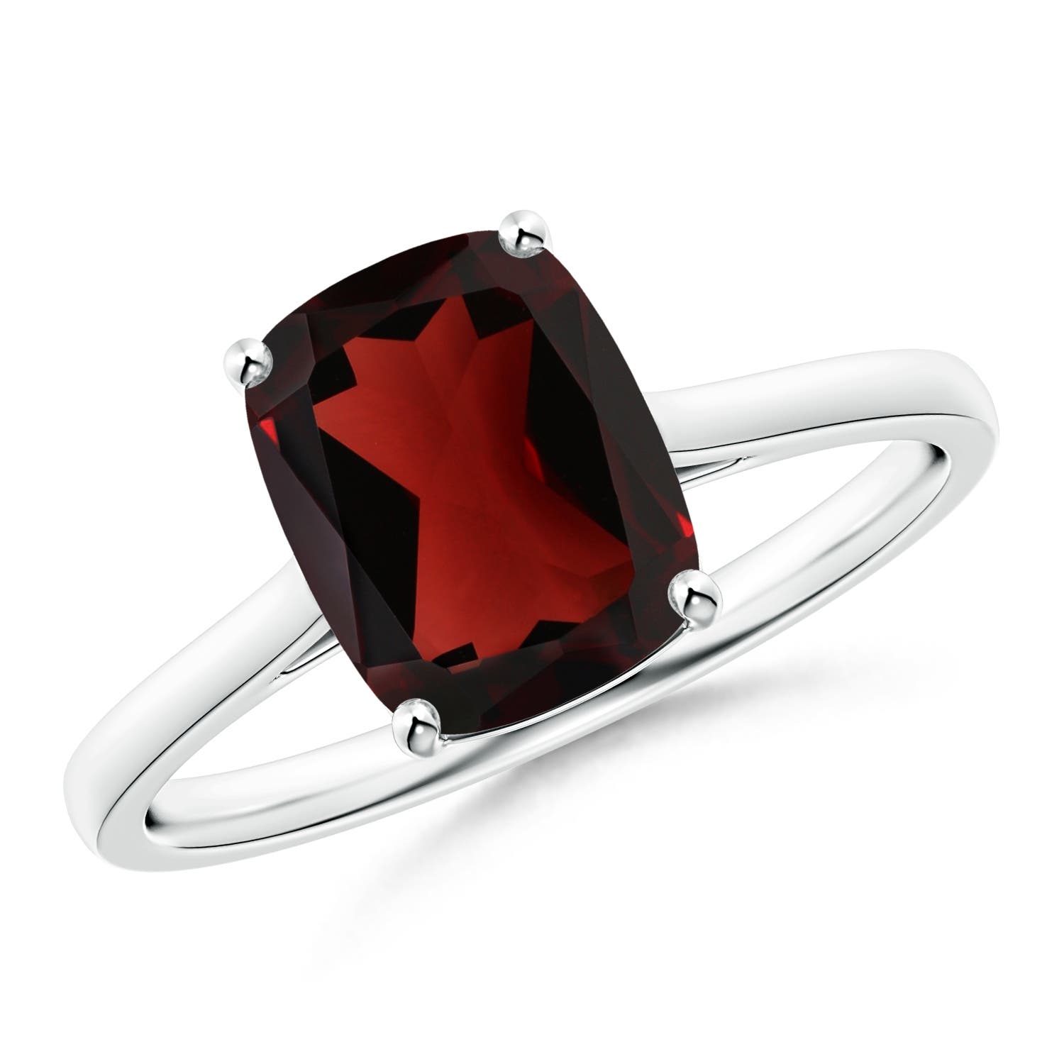 AA - Garnet / 2.9 CT / 14 KT White Gold