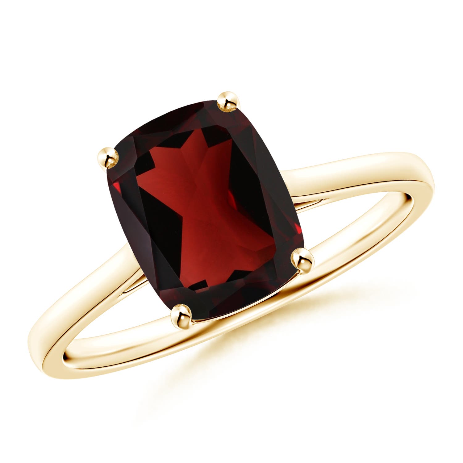 AA - Garnet / 2.9 CT / 14 KT Yellow Gold