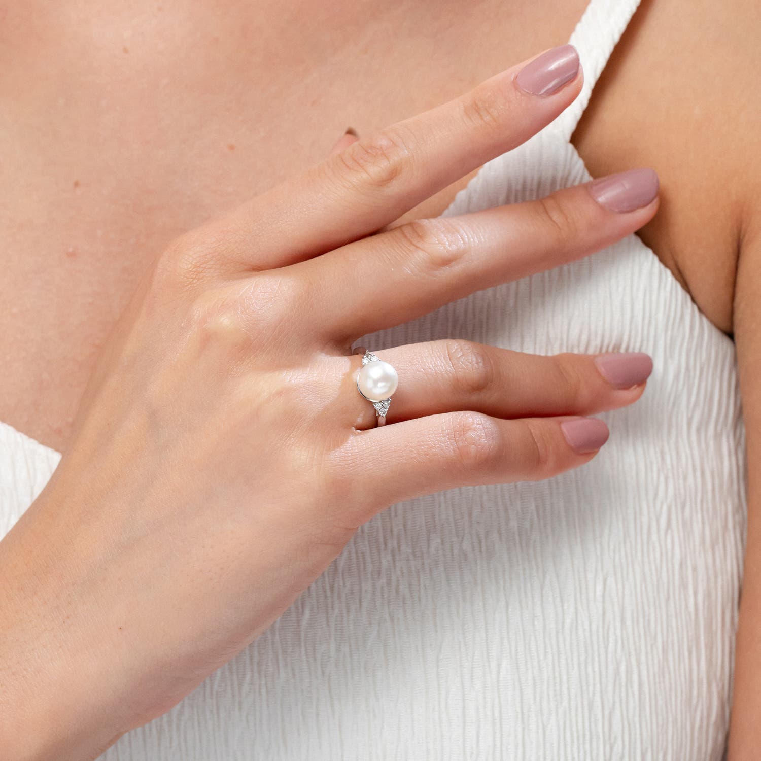 大島紬 pearl ring Japanese Akoya Pearl Ring with Trio Diamonds