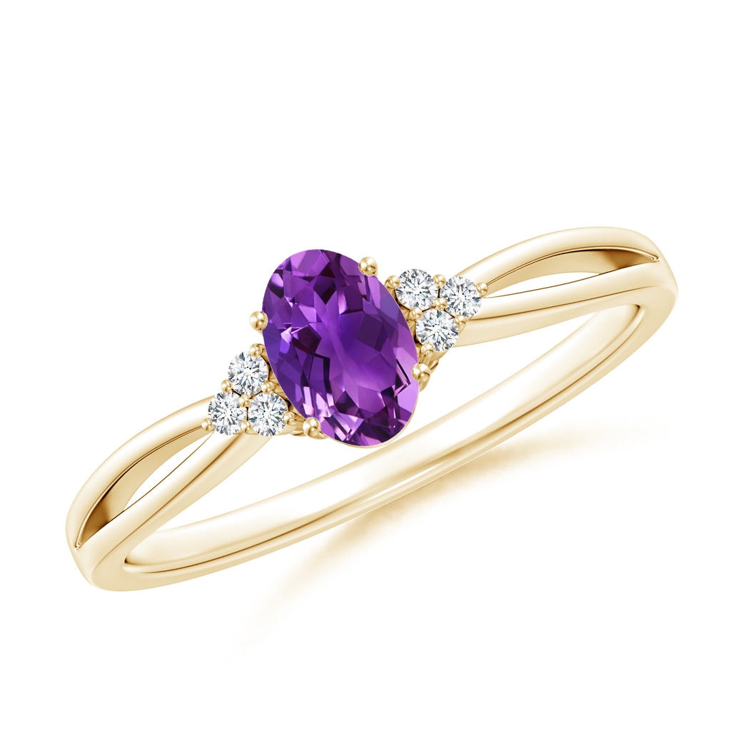 6x4mm AAAA Solitaire Oval Amethyst Split Shank Ring with Trio Diamonds in Yellow Gold