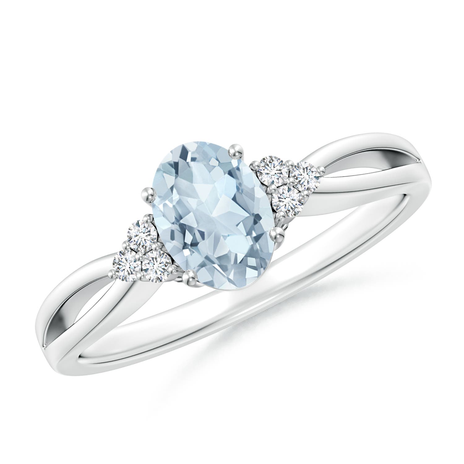 A - Aquamarine / 0.67 CT / 14 KT White Gold