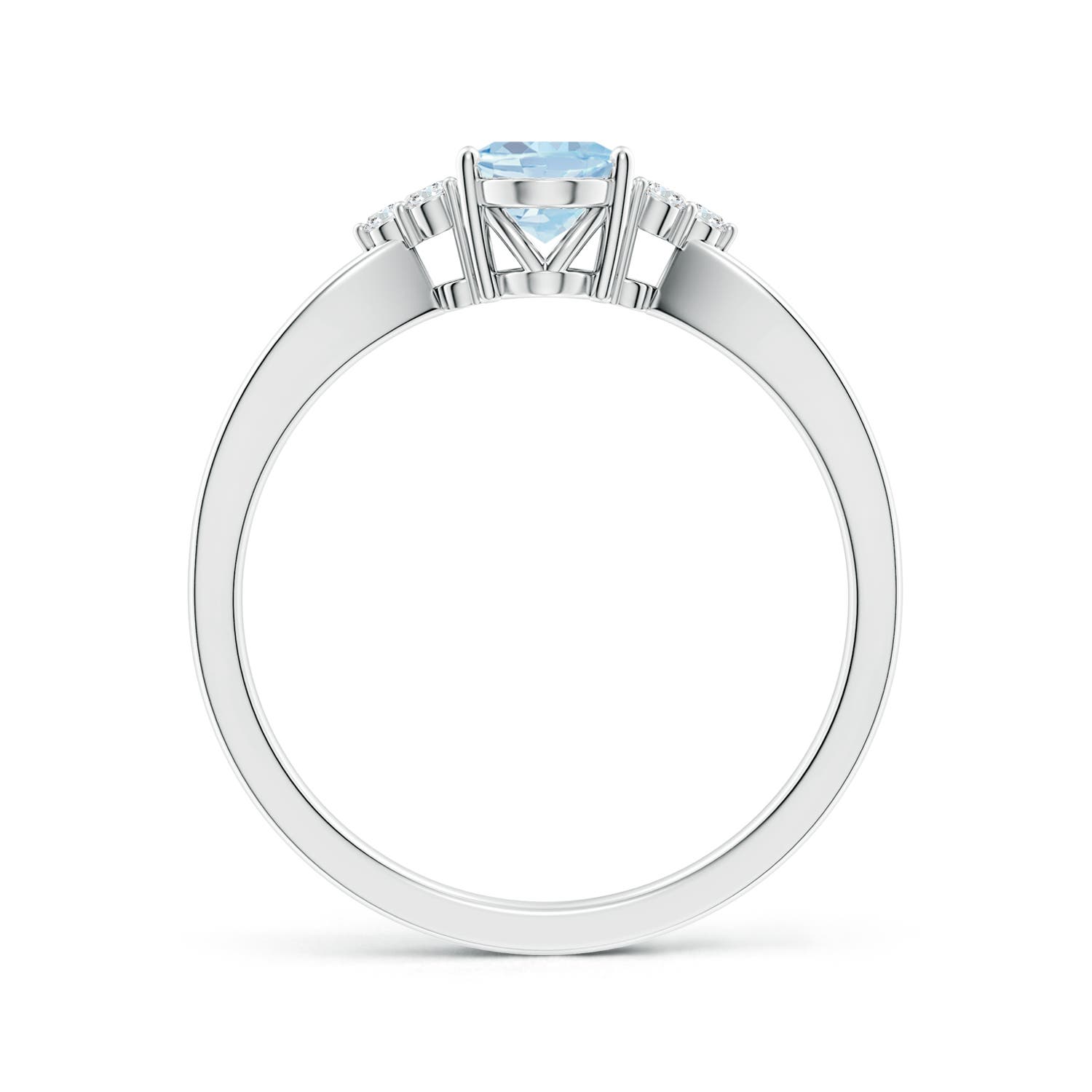 A - Aquamarine / 0.67 CT / 14 KT White Gold