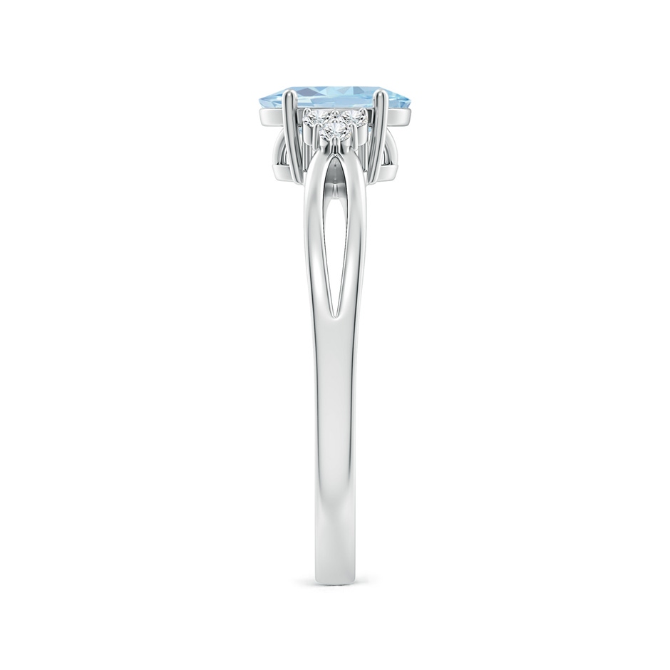 7x5mm A Solitaire Oval Aquamarine Split Shank Ring with Trio Diamonds in White Gold side 299