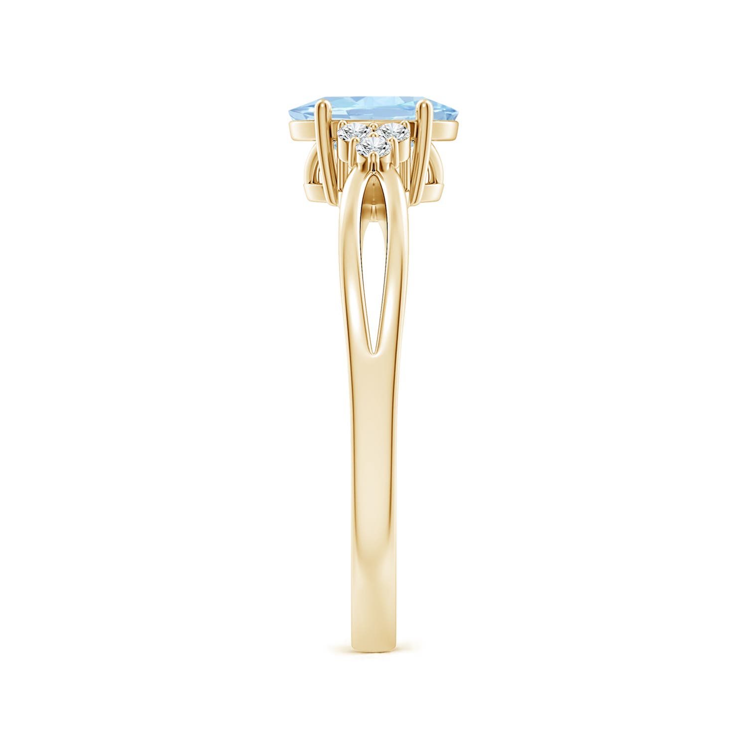 AA - Aquamarine / 0.67 CT / 14 KT Yellow Gold