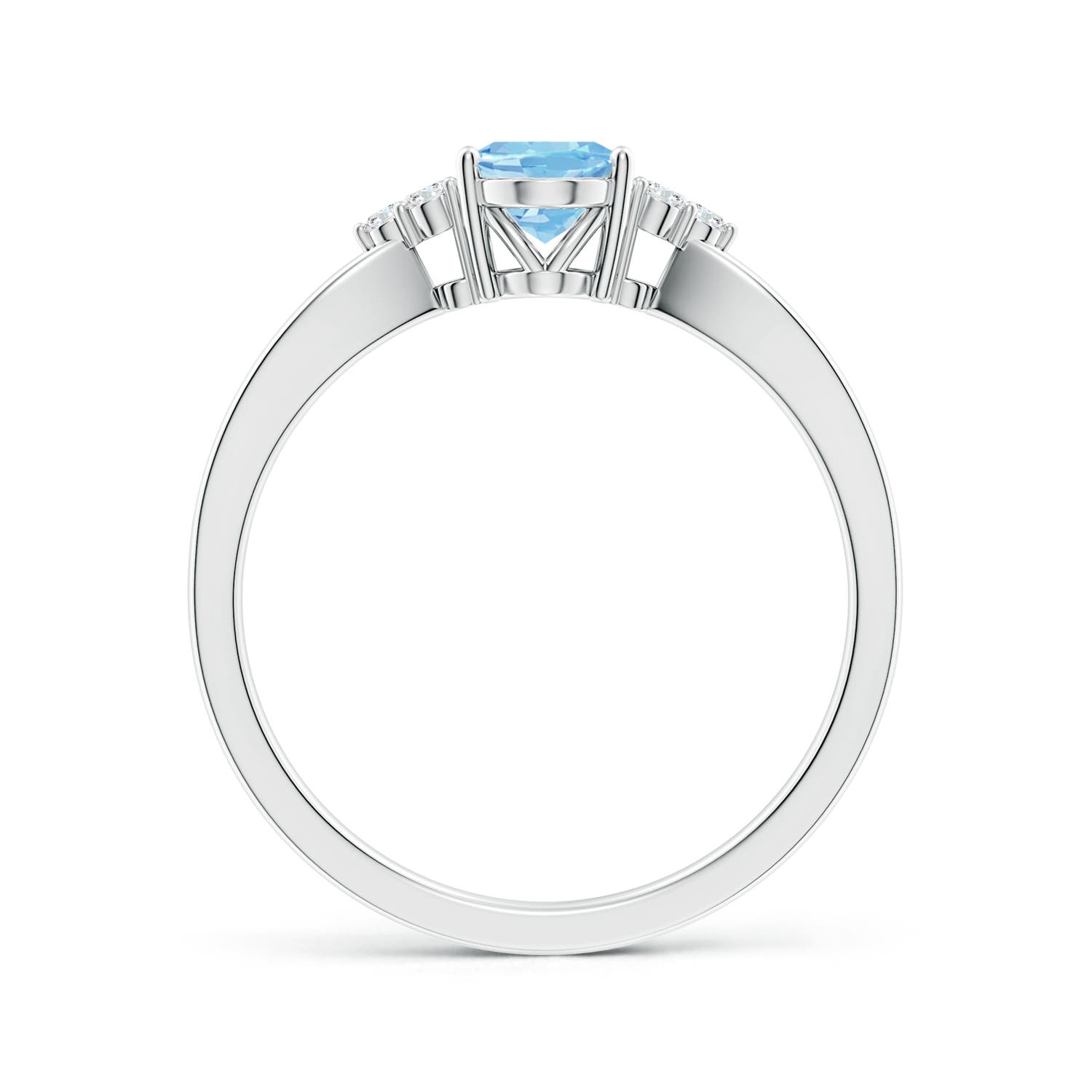 AAAA - Aquamarine / 0.67 CT / 14 KT White Gold