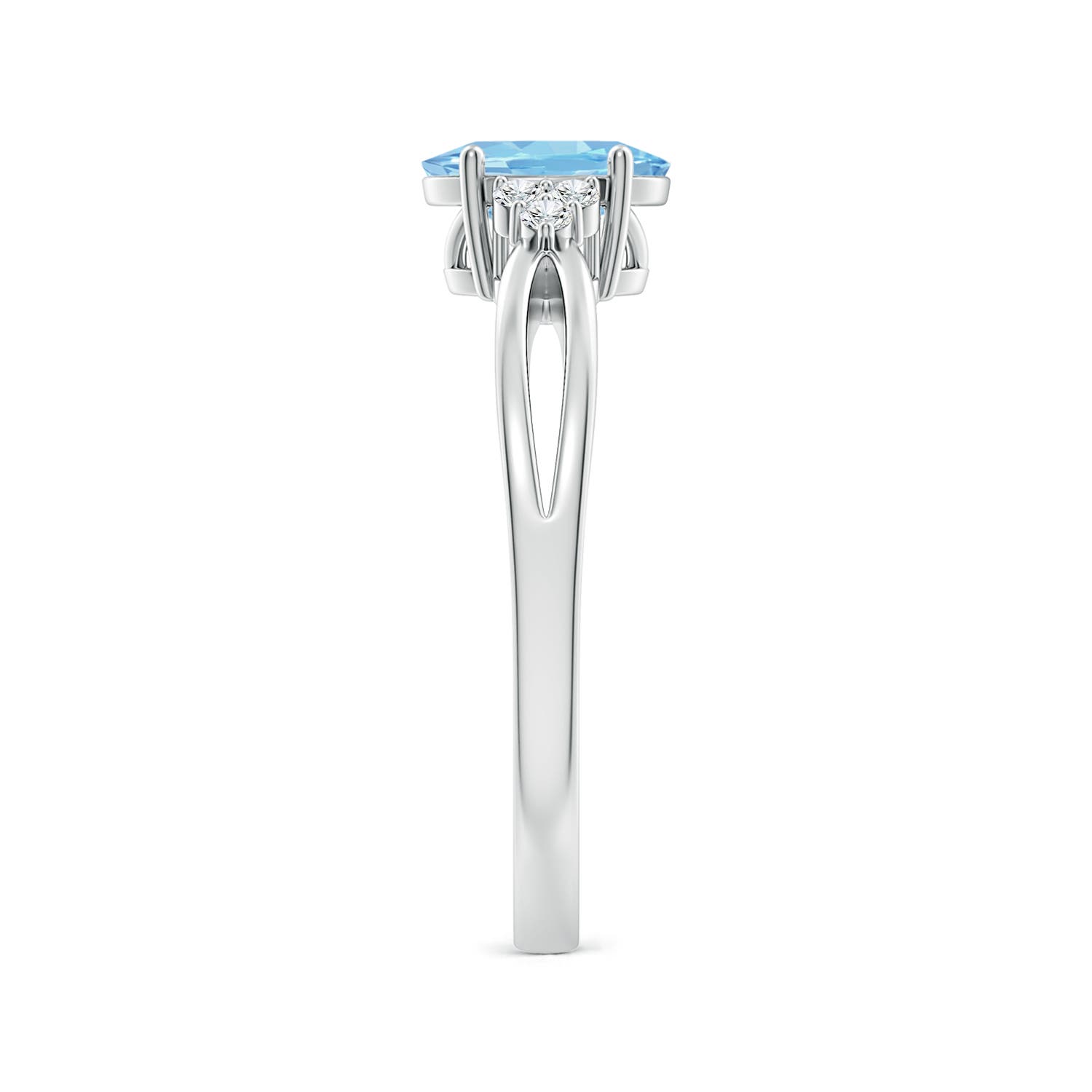 7x5mm AAAA Solitaire Oval Aquamarine Split Shank Ring with Trio Diamonds in White Gold - side 3