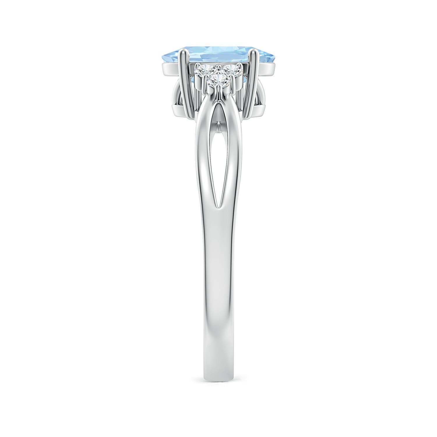 AA - Aquamarine / 1.08 CT / 14 KT White Gold