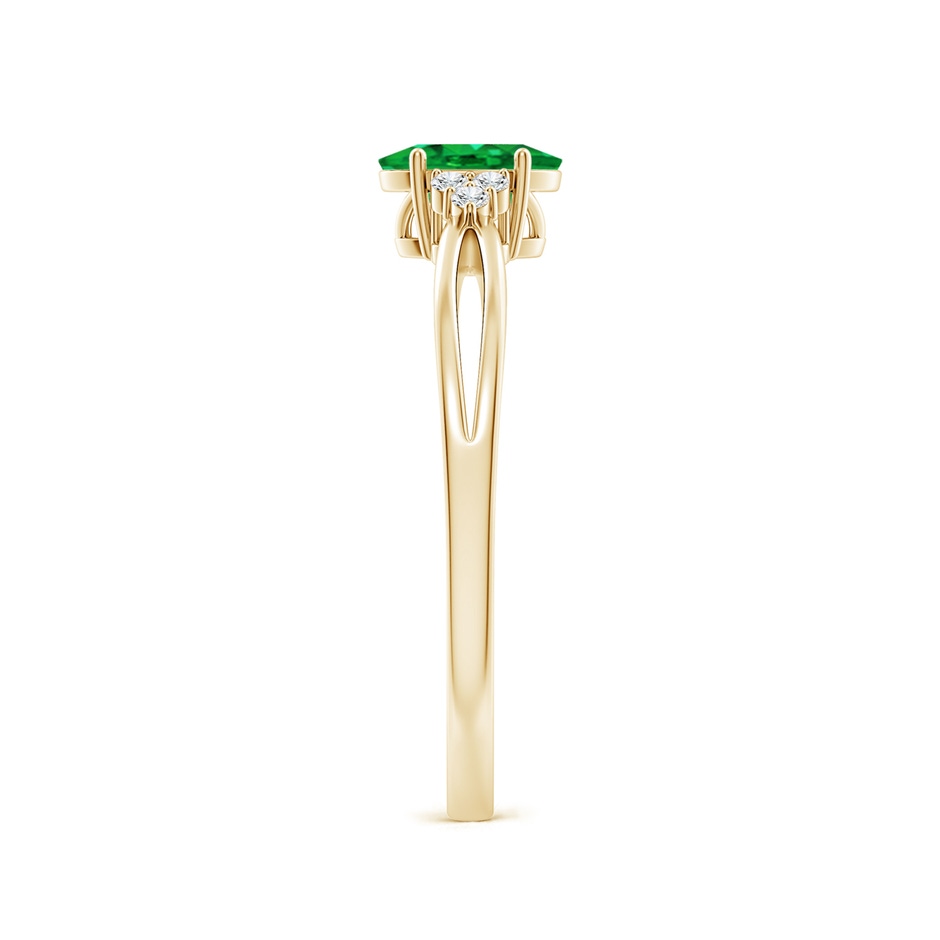 6x4mm AAA Solitaire Oval Emerald Split Shank Ring with Trio Diamonds in Yellow Gold side 299
