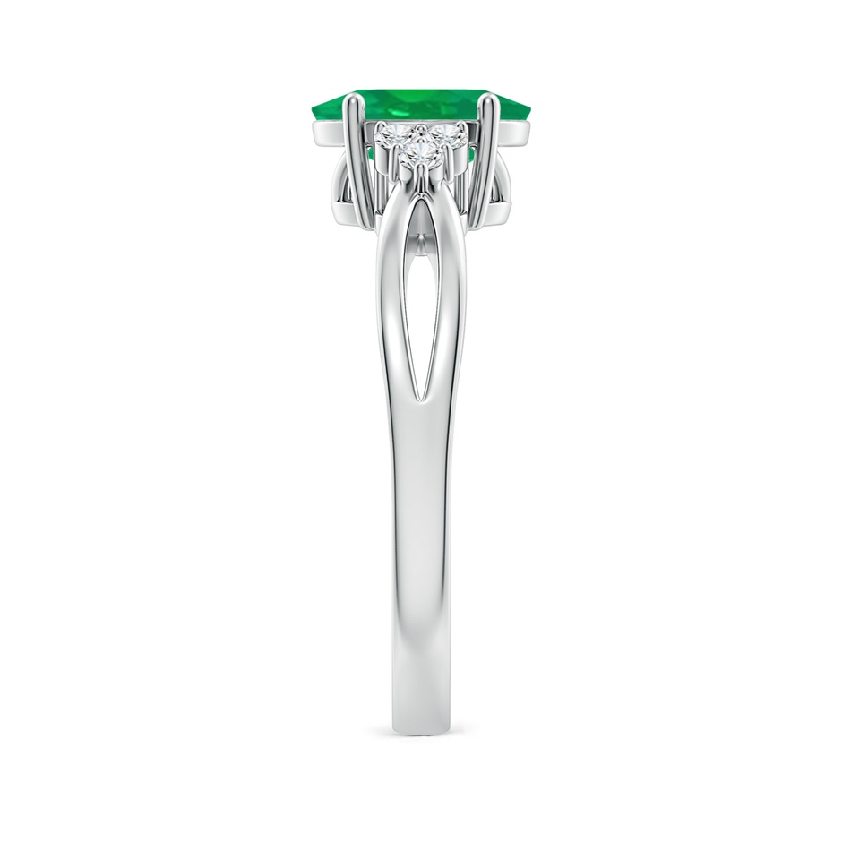 8x6mm AA Solitaire Oval Emerald Split Shank Ring with Trio Diamonds in White Gold side 299