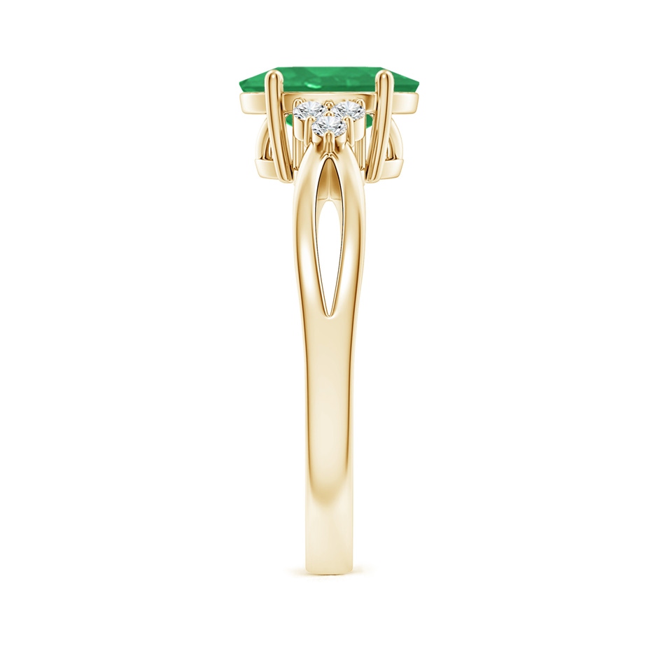 9x7mm A Solitaire Oval Emerald Split Shank Ring with Trio Diamonds in Yellow Gold side 299