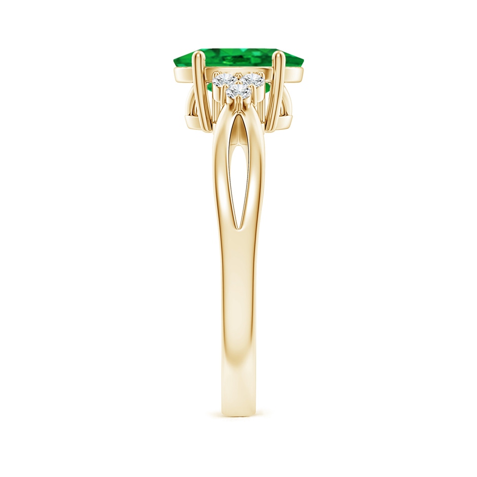 9x7mm AAA Solitaire Oval Emerald Split Shank Ring with Trio Diamonds in Yellow Gold side 299