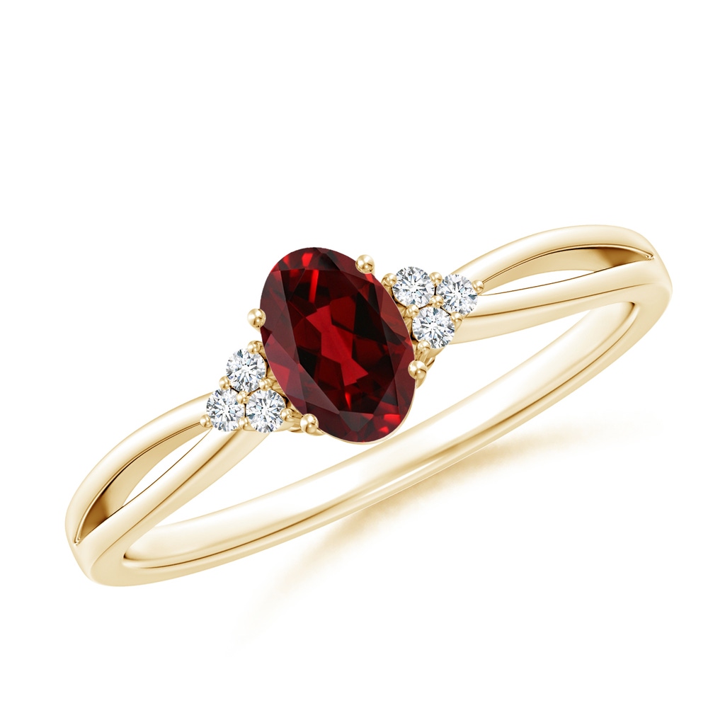 6x4mm AAAA Solitaire Oval Garnet Split Shank Ring with Trio Diamonds in Yellow Gold