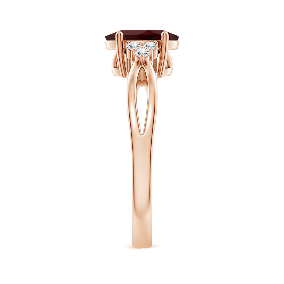 8x6mm AA Solitaire Oval Garnet Split Shank Ring with Trio Diamonds in Rose Gold side 299