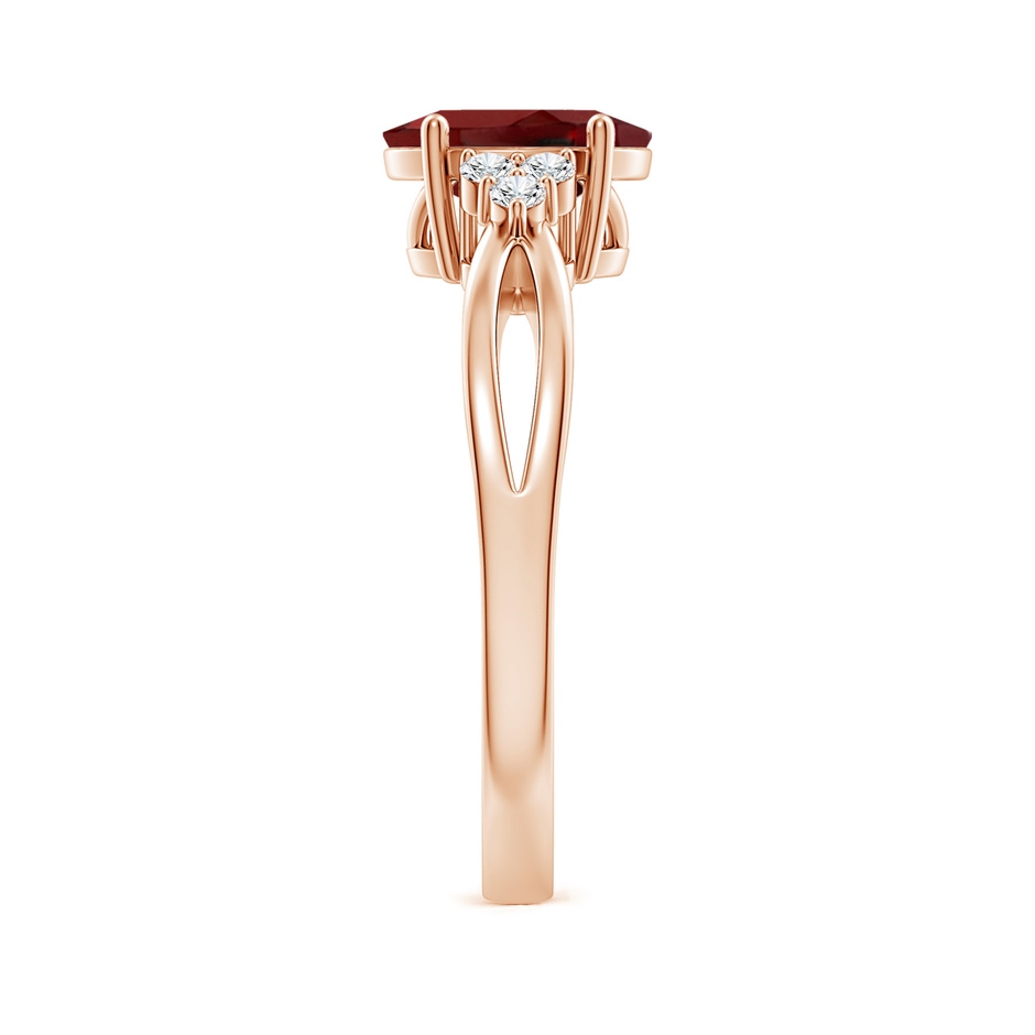 8x6mm AAAA Solitaire Oval Garnet Split Shank Ring with Trio Diamonds in Rose Gold side 299