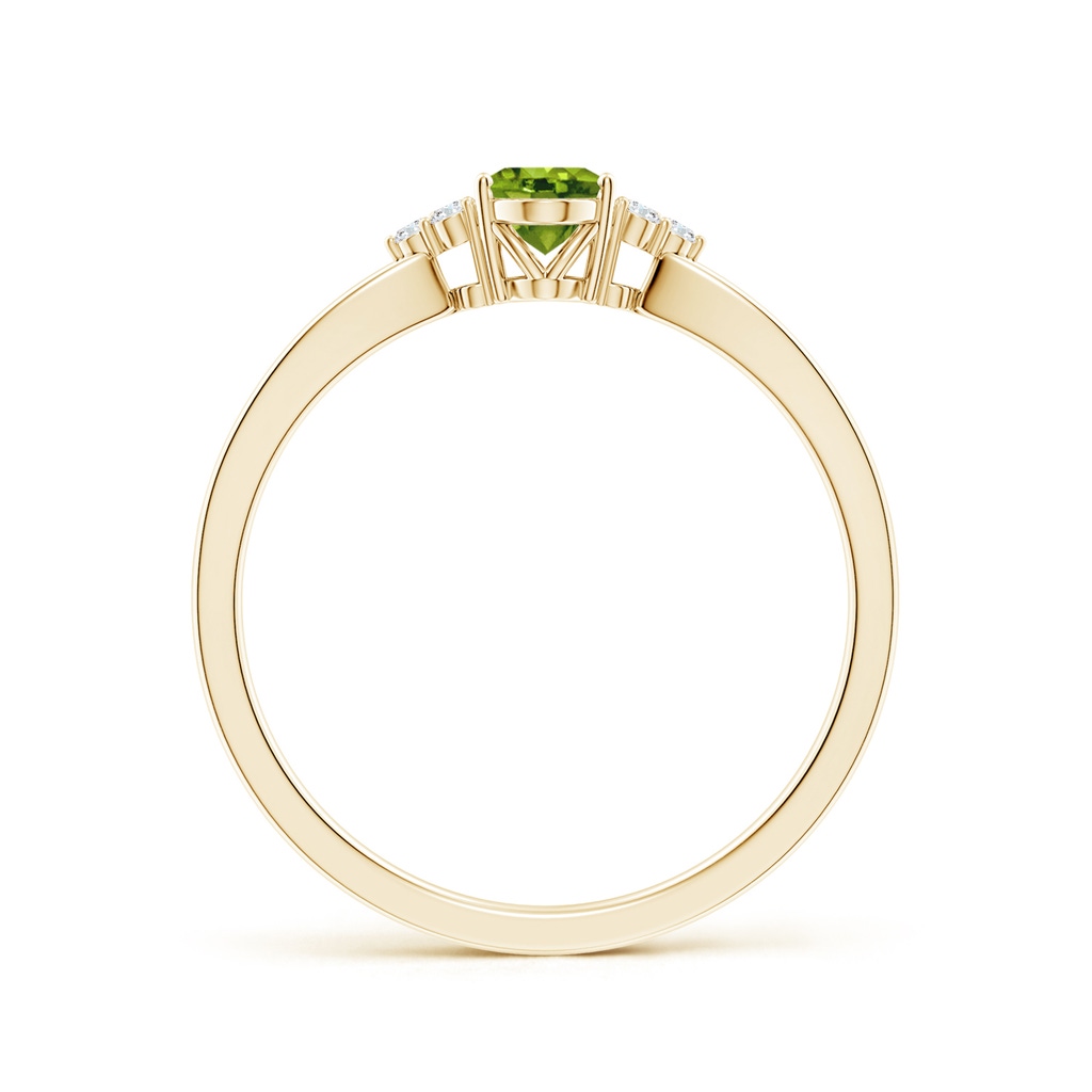 6x4mm AAAA Solitaire Oval Peridot Split Shank Ring with Trio Diamonds in Yellow Gold - side_1