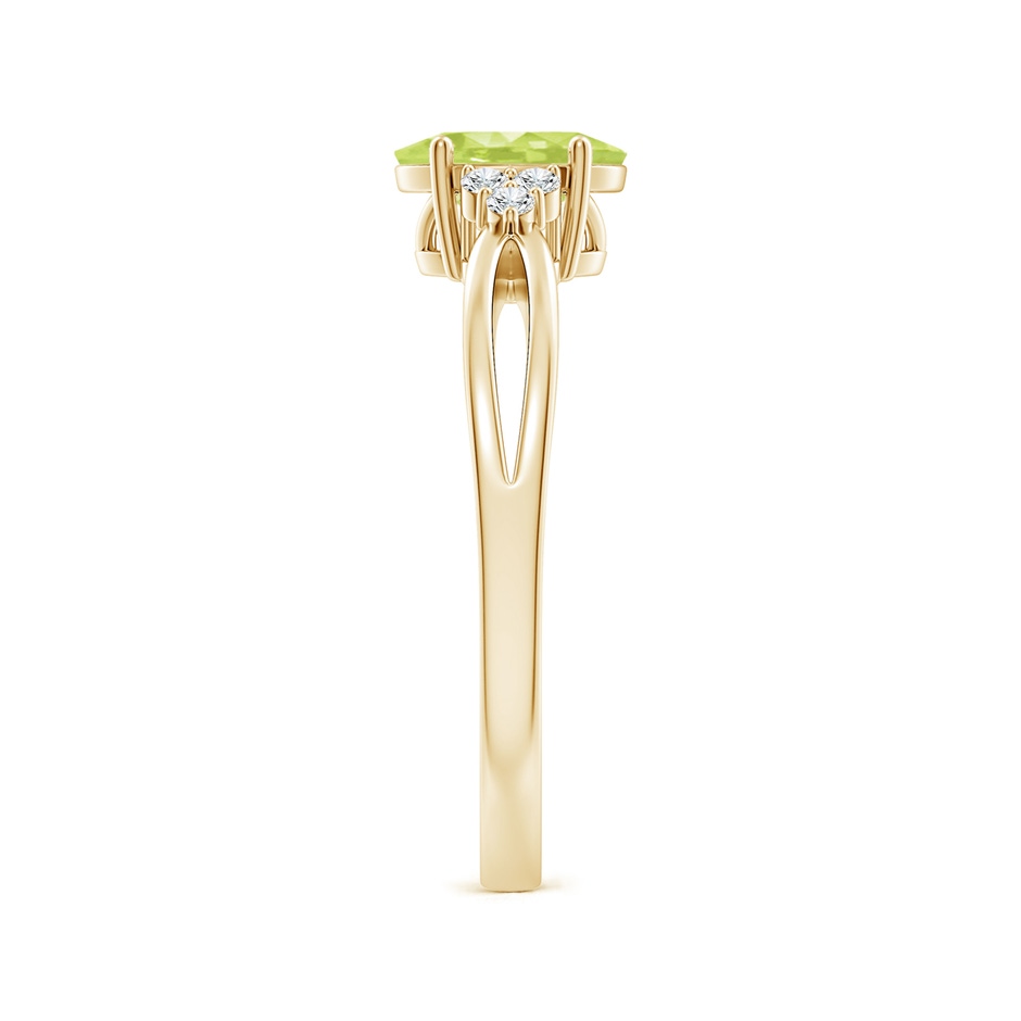 7x5mm A Solitaire Oval Peridot Split Shank Ring with Trio Diamonds in Yellow Gold side-2