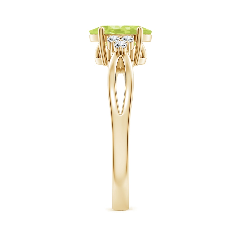 8x6mm A Solitaire Oval Peridot Split Shank Ring with Trio Diamonds in Yellow Gold side-2