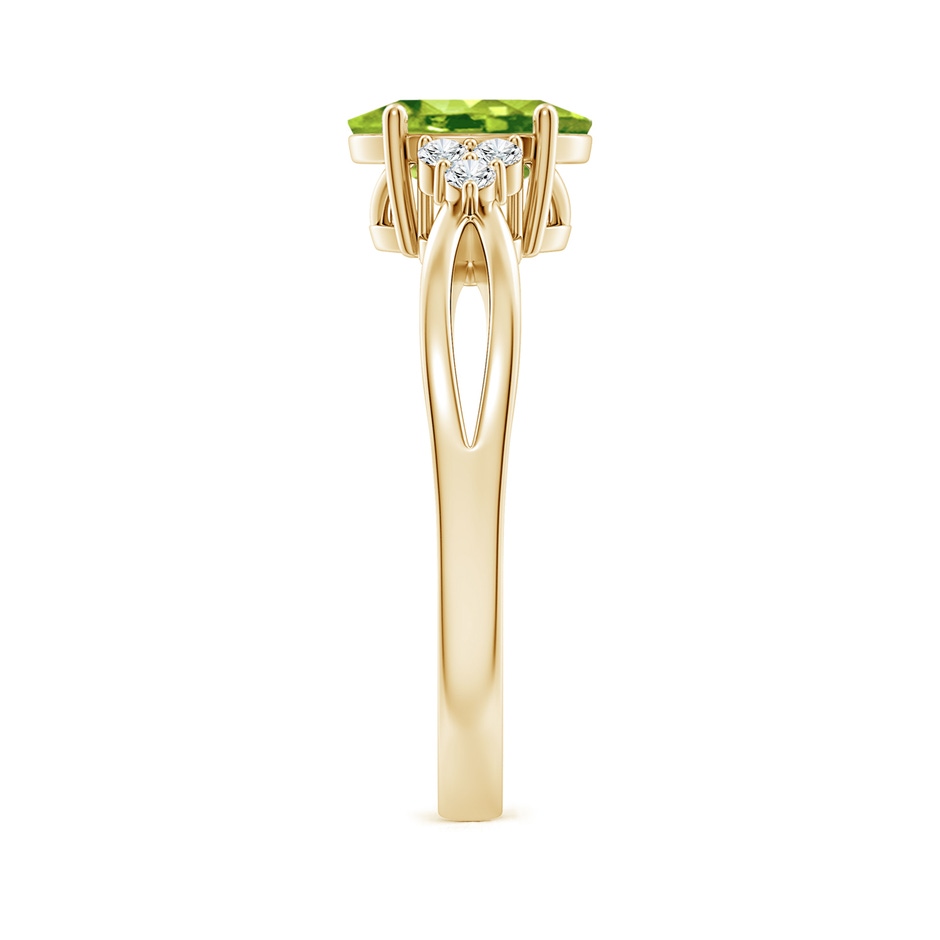 8x6mm AAA Solitaire Oval Peridot Split Shank Ring with Trio Diamonds in Yellow Gold side-2