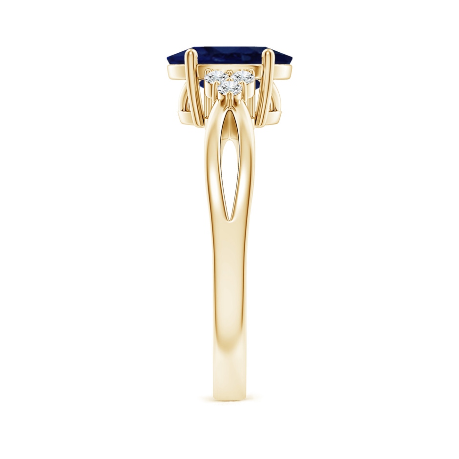 9x7mm A Solitaire Oval Blue Sapphire Split Shank Ring with Trio Diamonds in Yellow Gold side 299