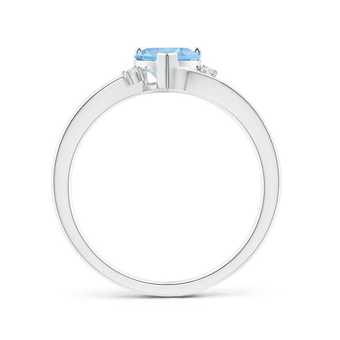 A - Swiss Blue Topaz / 0.96 CT / 14 KT White Gold