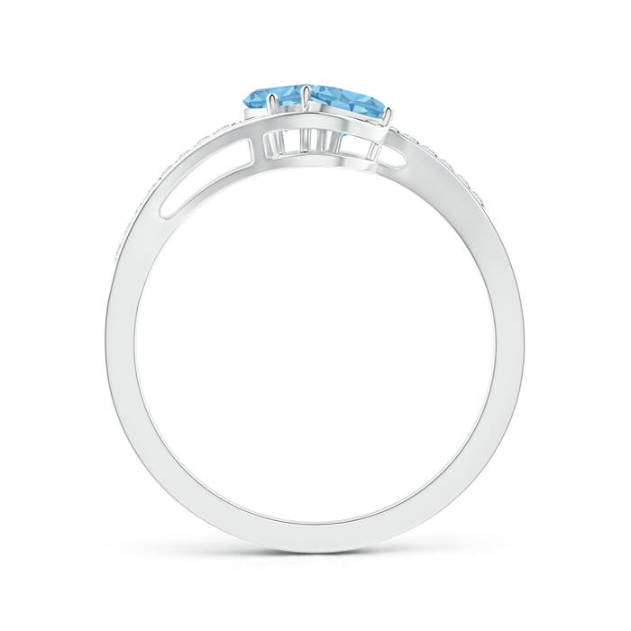 AA - Swiss Blue Topaz / 0.71 CT / 14 KT White Gold