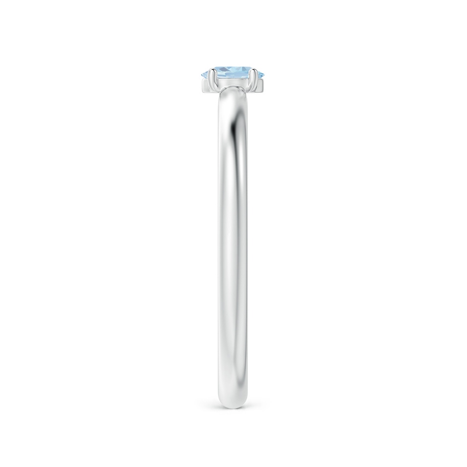 4x3mm A Classic Solitaire Oval Aquamarine Promise Ring in White Gold side-2