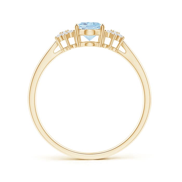 A - Aquamarine / 0.68 CT / 14 KT Yellow Gold